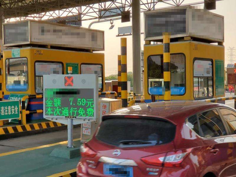 高速公路收费员真的是个好工作吗,高速公路收费员是什么职业