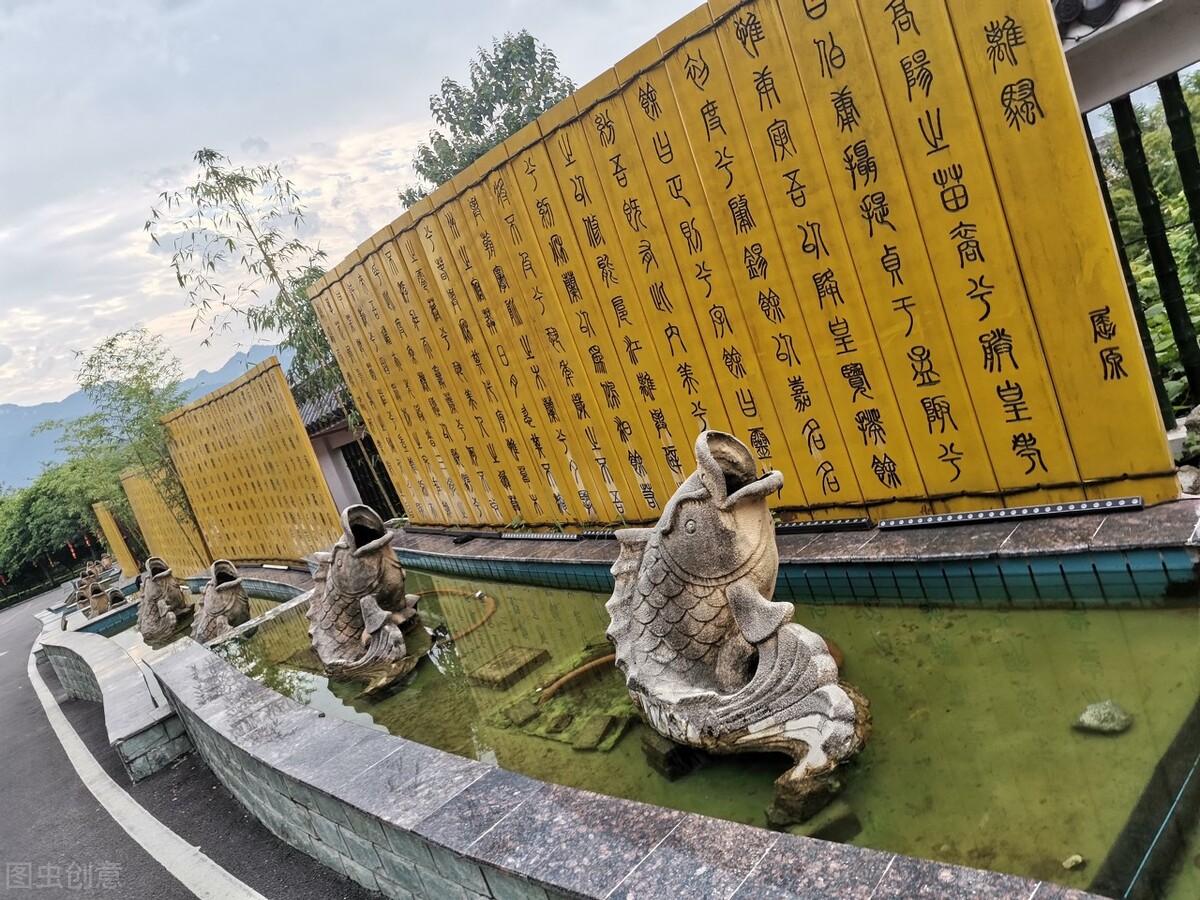 纪念屈原端午诗词歌赋赏析,屈原的古代文人生平和作品名句