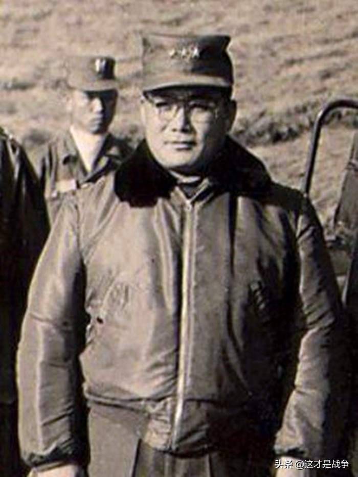 *队军**和警察发生激战，*队军**居然惨败，宇宙大国韩国总是这么奇葩