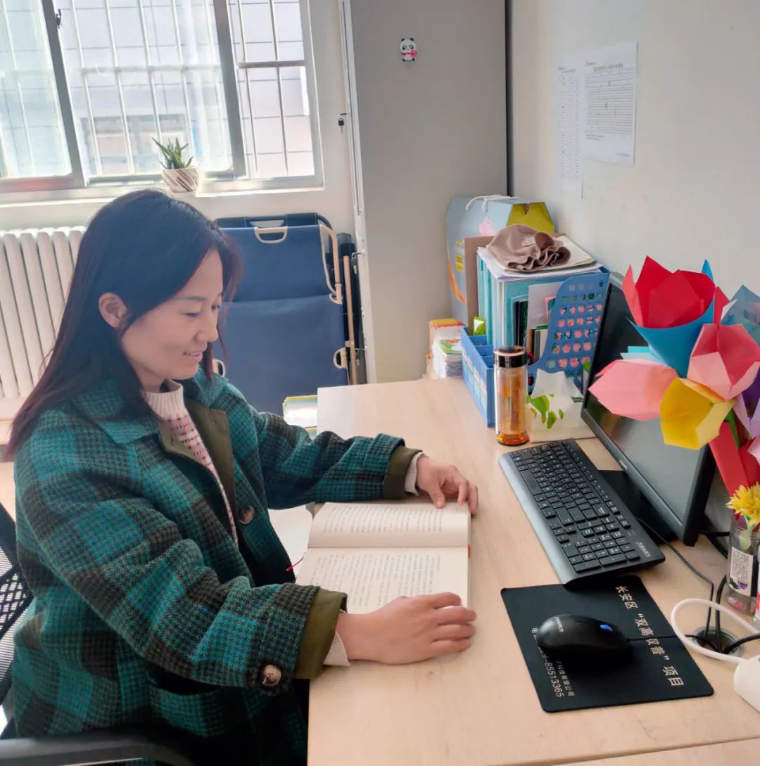 读书丰底蕴清气溢师心——临渭区胜利小学语文组教师读书分享活动