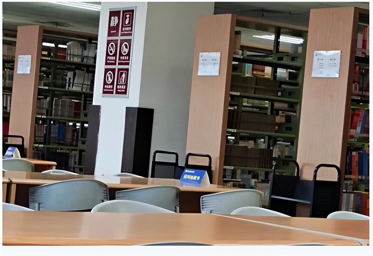 娌冲崡缁忚锤鑱屼笟瀛﹂櫌2023鎷涙敹浜烘暟,娌冲崡缁忚锤鑱屼笟瀛﹂櫌鍗曟嫑2023棰勬祴