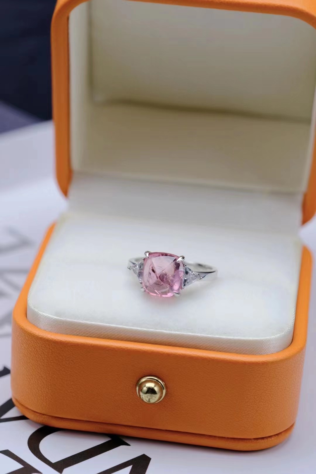 8万左右的卡地亚可以典当多少钱,卡地亚40分戒指多少钱