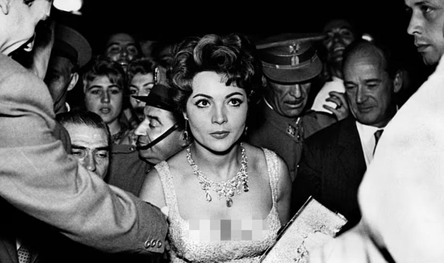 西班牙国王胡安卡洛斯离婚,西班牙前国王胡安卡洛斯子女