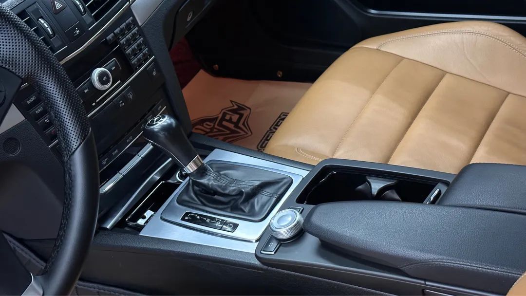 搞了辆“破烂不堪”的老款轿跑，进厂重造大翻新，满血复活变新车