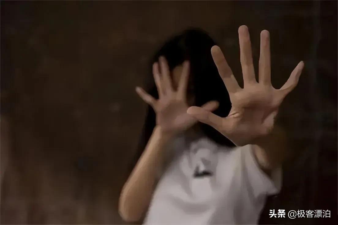 摸大腿，脱内衣，灌酒……“密室逃脱”正在成为性骚扰的新乐园？