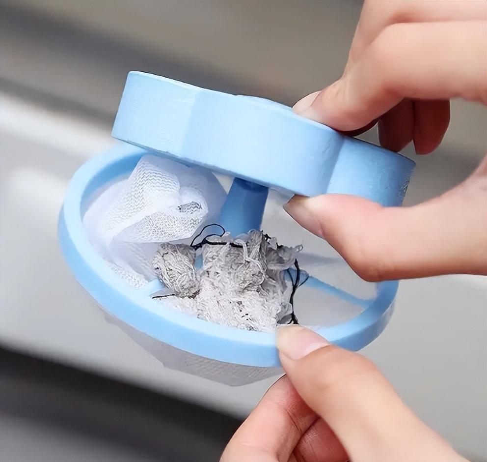 衣服清洗完后老粘毛,陈旧衣服如何洗焕然一新