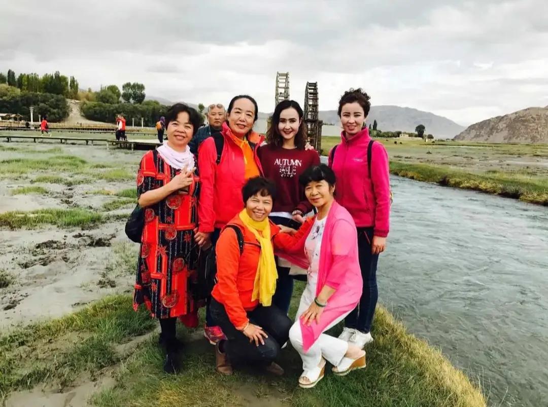 朋友辞职去*疆新**包了1000亩地，大家觉得有搞头吗