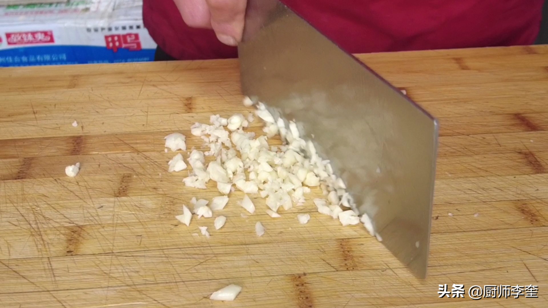 鸡胸肉手撕鸡简单做法又嫩又好吃,鸡胸肉最好吃的做法黄焖鸡