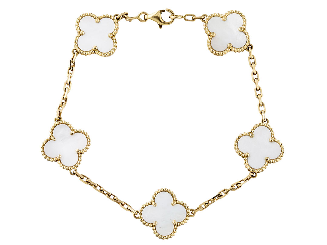 出门旅行带什么珠宝,去旅行买什么珠宝最好