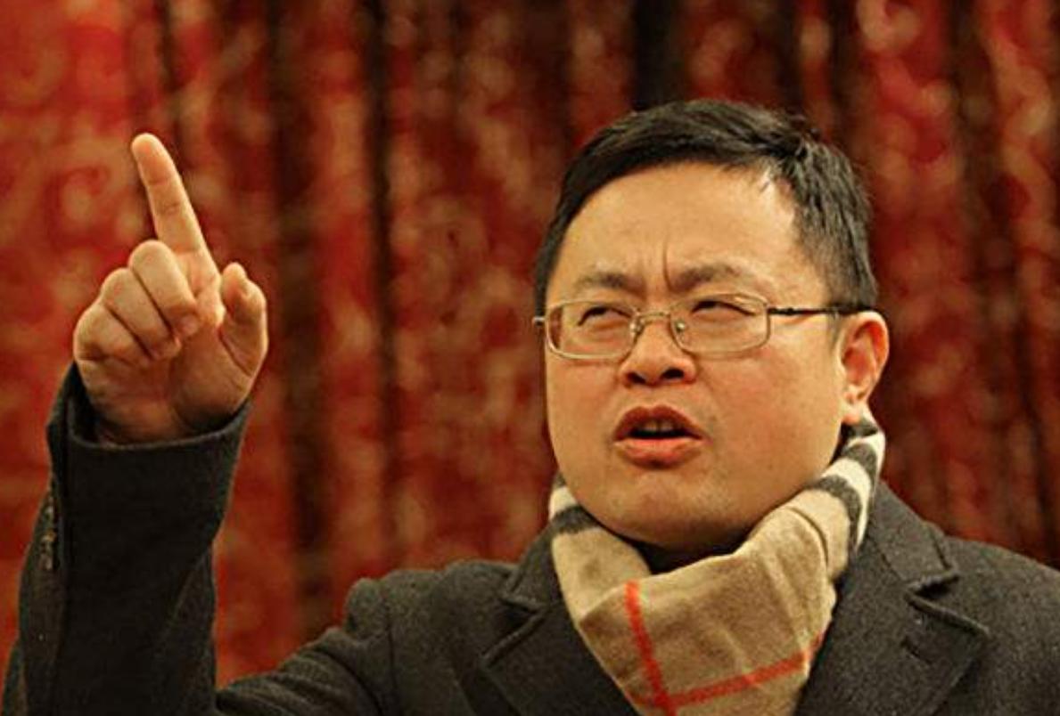 10年前被父母逼迫雪地奔跑,10年前被爸爸逼的雪地里跑步