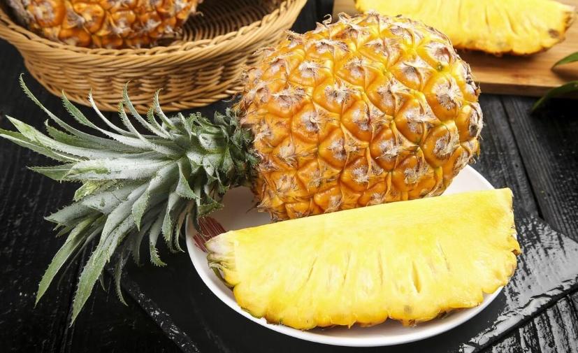 挑菠萝是叶子大好还是叶子小好,买的菠萝是留叶好还是不留叶好