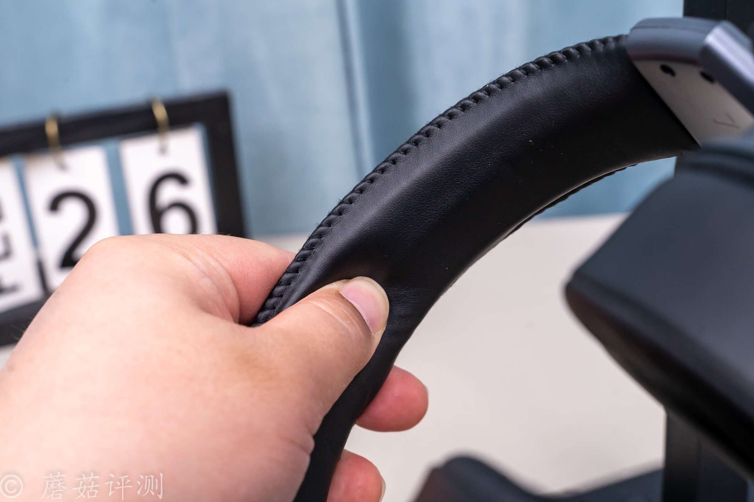 雷柏vh800蓝牙耳机打和平精英实测,雷柏rapoovm700无线蓝牙游戏耳机