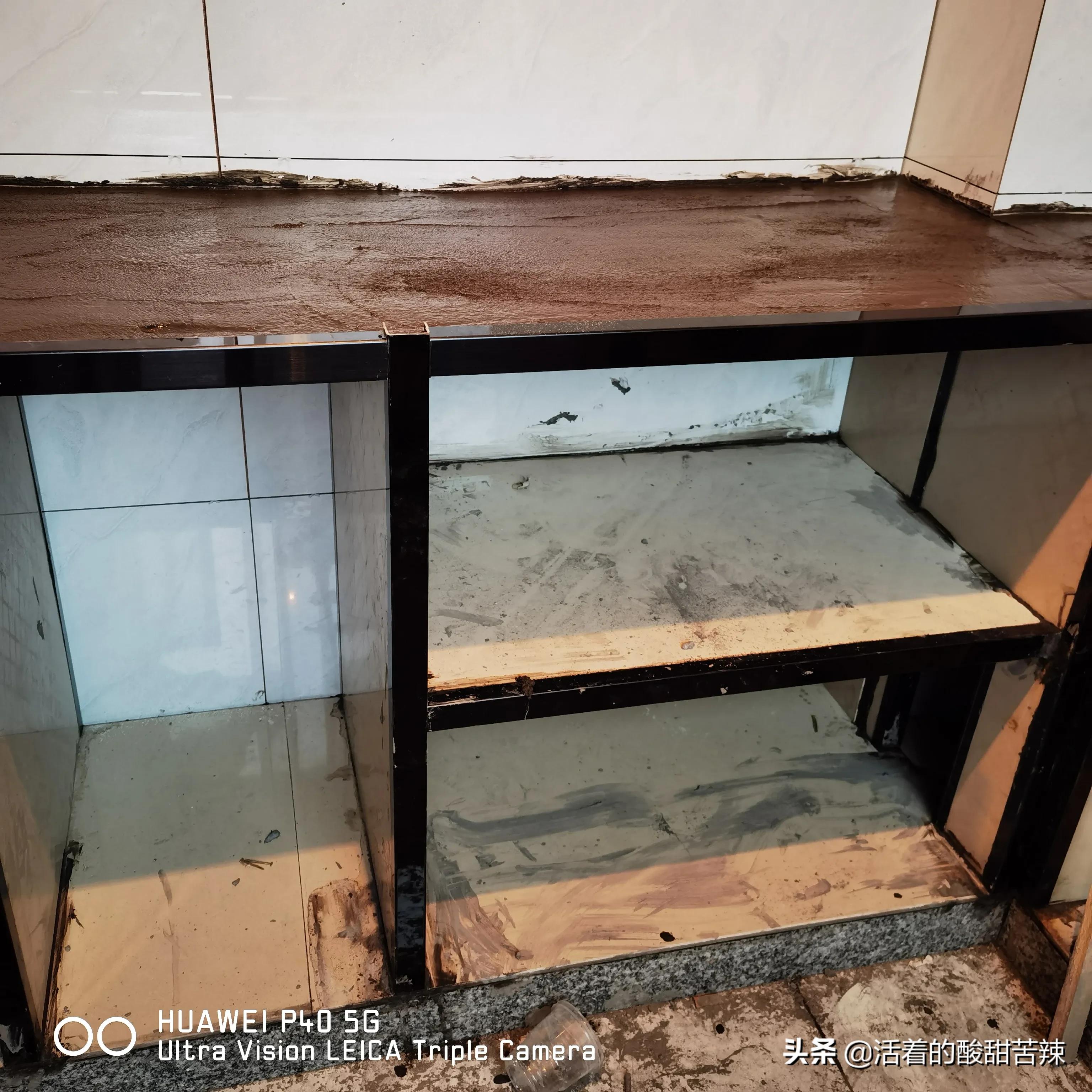 用瓷砖做厨柜，便宜又非常非常耐用