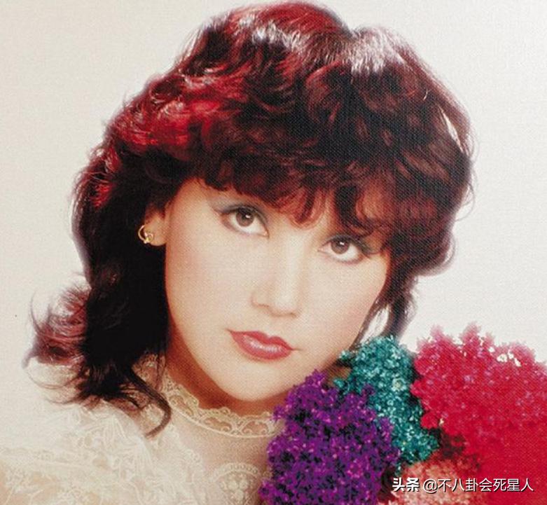 明星整容脸僵硬图片,老女明星整容脸和纯天然脸