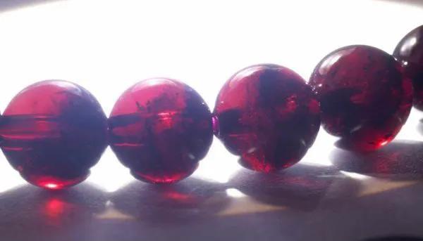 怎么验证石榴石的真假,石榴石的戒面如何鉴别真假