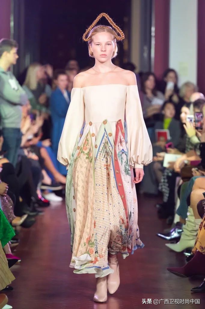 简单又时髦的丝巾系法你学到了吗,美丽时尚精美基础丝巾推荐