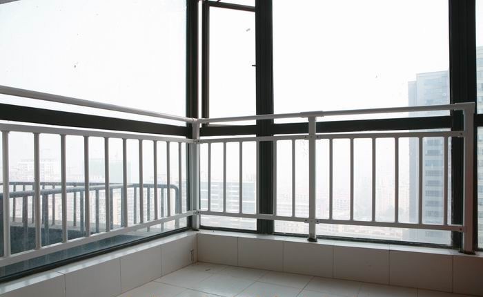 楼房阳台外墙下雨天渗水怎么处理,下雨天阳台渗水怎么处理