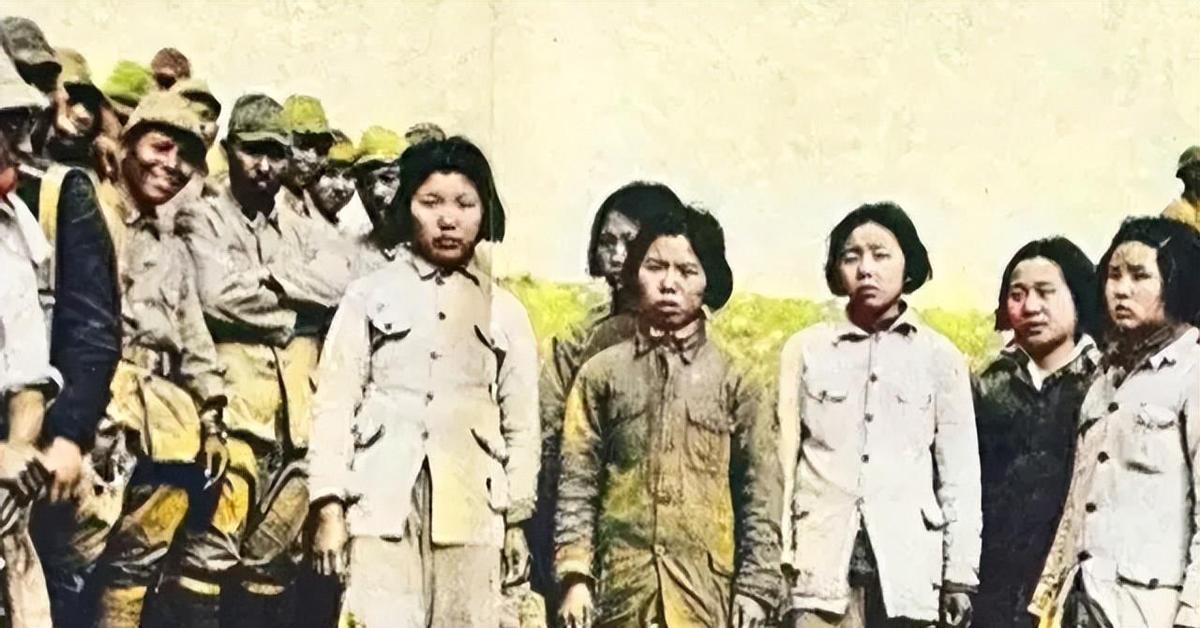 30张日本大*杀屠**罪行照片，日军闯入民宅祸害妇女，这就是罪证2