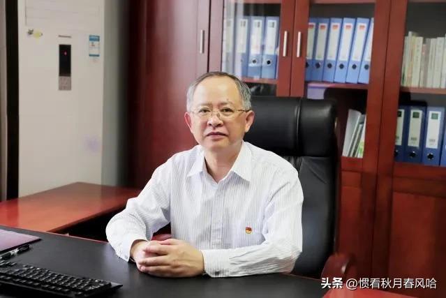 为人师表学高为师是教师什么形象,对于学高为师为人师表的理解