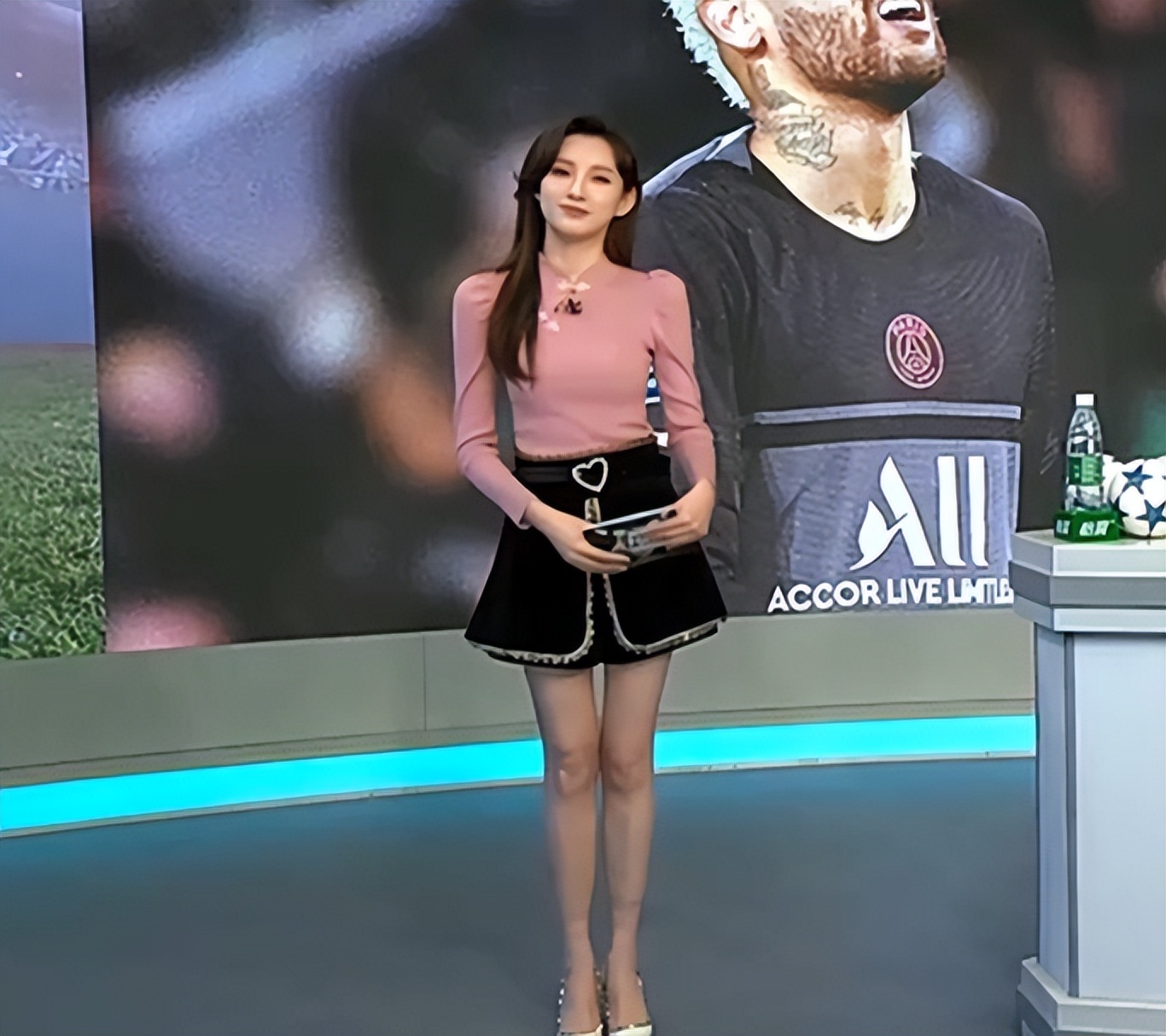 新任电台一姐战胜董卿李红,央视一姐颜值不输董卿李红