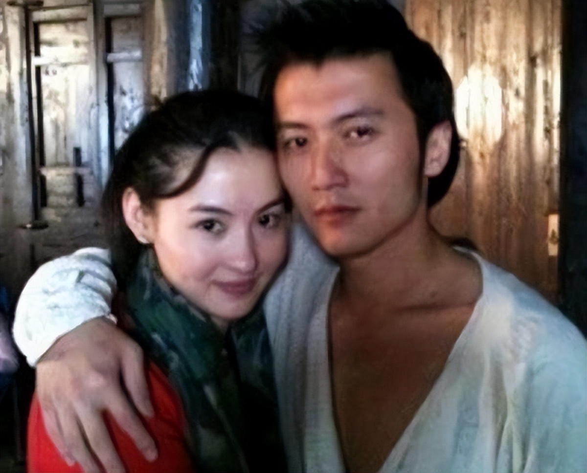 王菲谢霆锋现在婚姻近况咋样,李亚鹏王菲谢霆锋近况