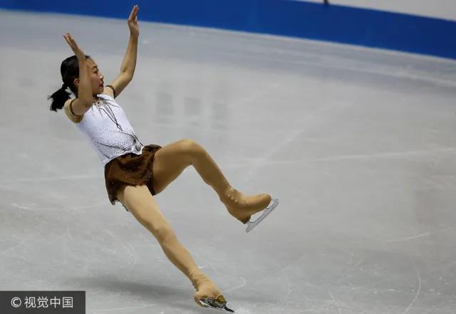 德国花样滑冰头朝下失误,花样滑冰失误搞笑名场面