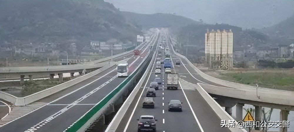 走高速和走国道哪个省油省钱,500公里高速和国道哪个省钱