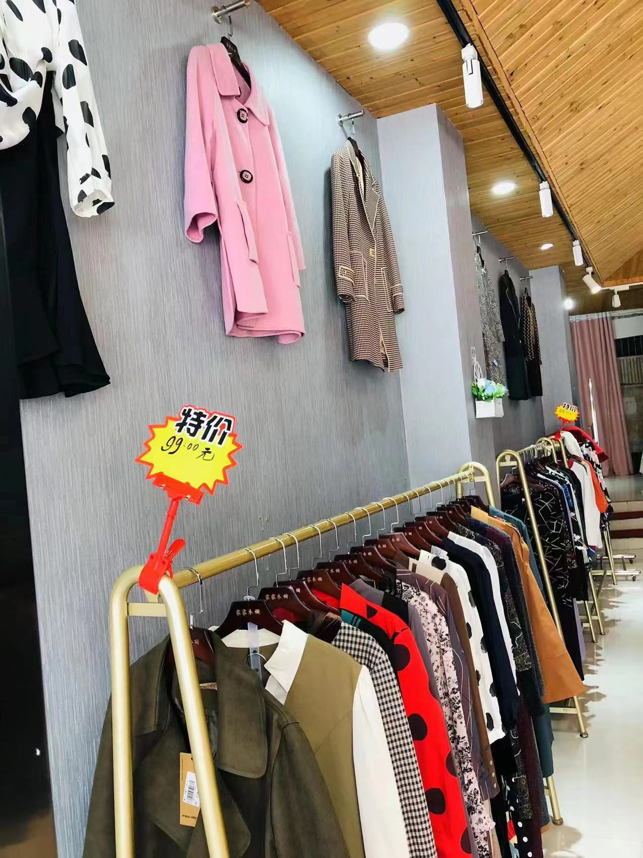 昭通一家开在二楼的服装店,昭通西街最坑的服装店