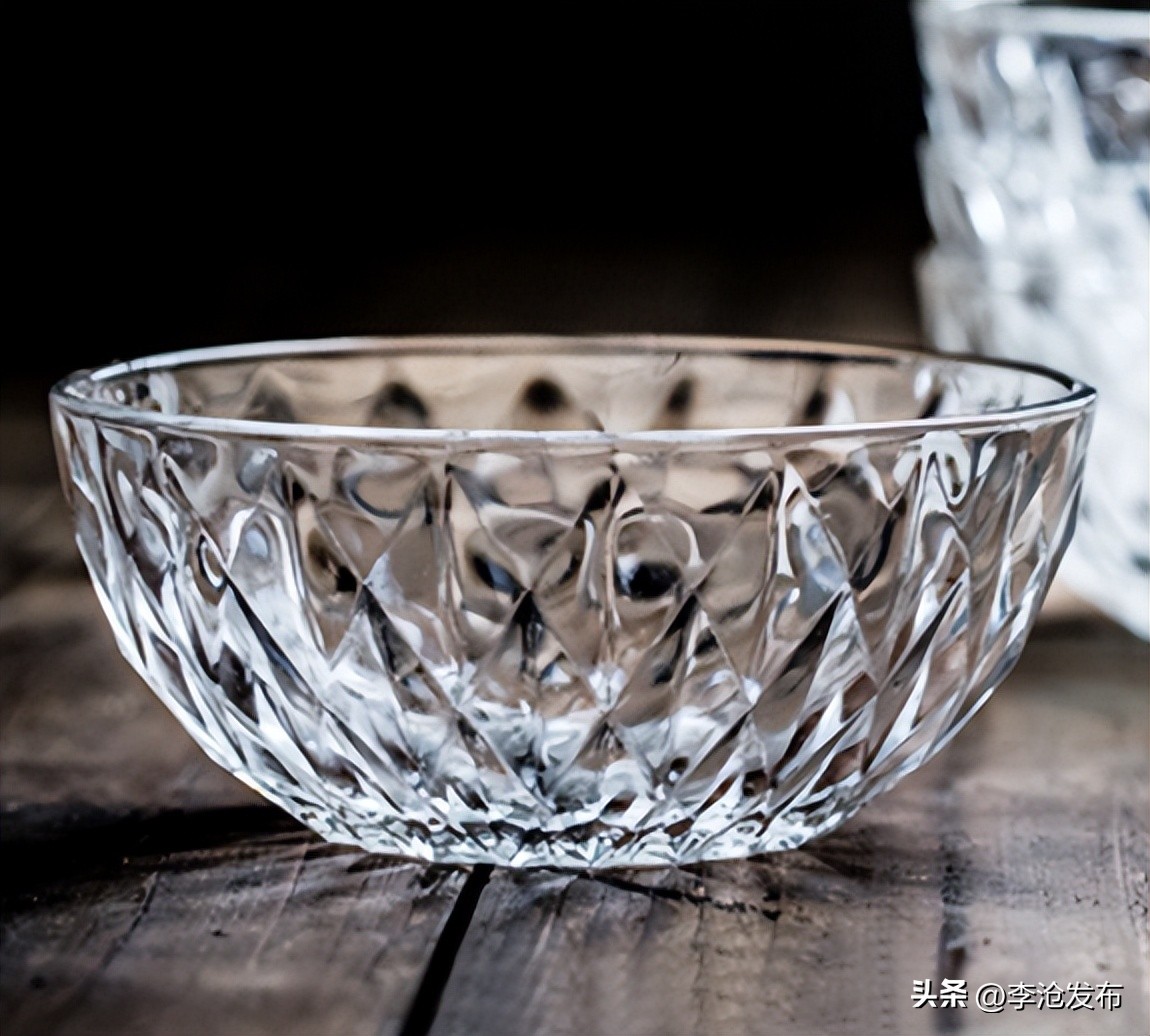 家里吃饭用餐具应该用什么品牌,家里吃饭的碗有什么讲究吗