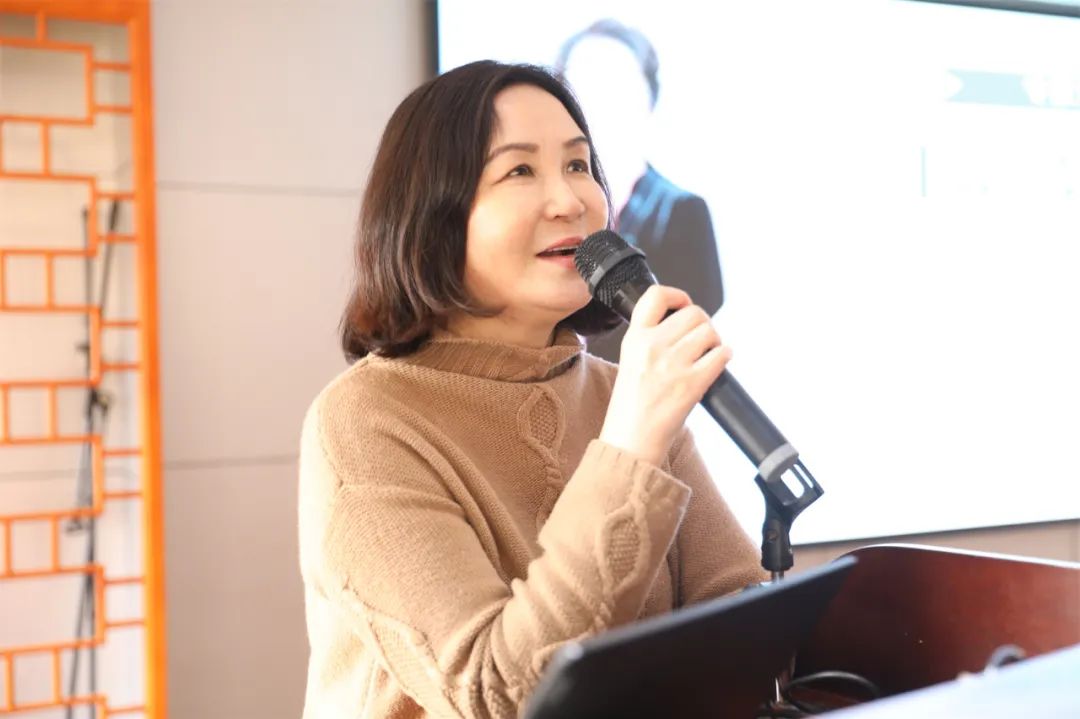 最新护理操作静脉输液视频,外周静脉输液护理创新案例分析