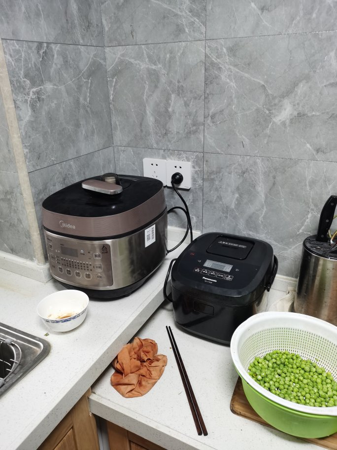 电饭煲和电压力锅有何不同,电饭煲还是电压力锅实用