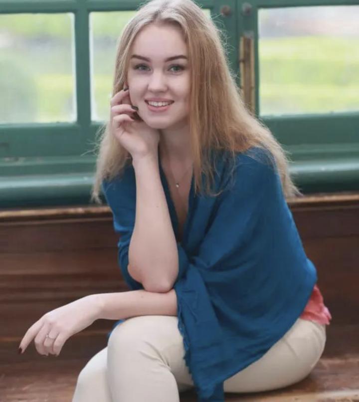 大量俄罗斯美女涌入东莞，身材高挑浓妆艳抹，她们靠什么谋生？