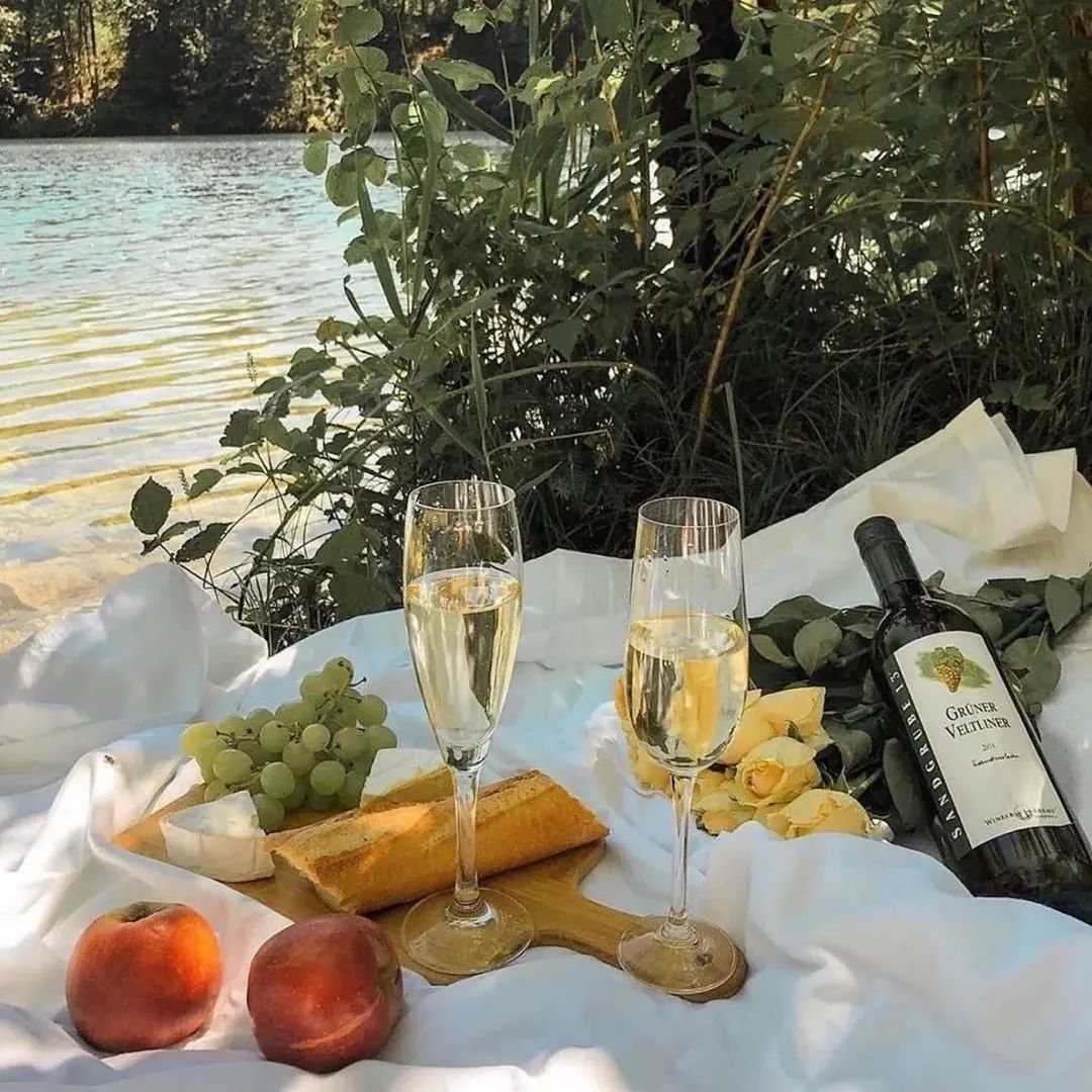 抖音生日祝福文案闺蜜,搞笑幽默的生日文案祝福闺蜜