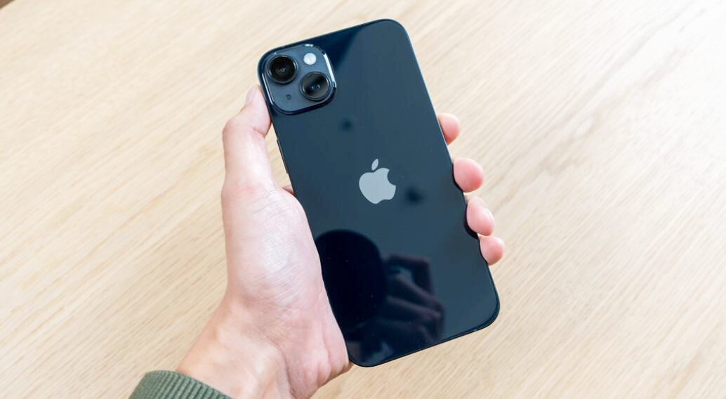 苹果乐了，挤牙膏之作依旧是销量王，京东评价已超200万！