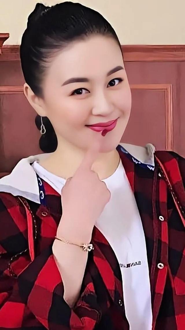 年近40却至今未婚的关婷娜,关婷娜身材