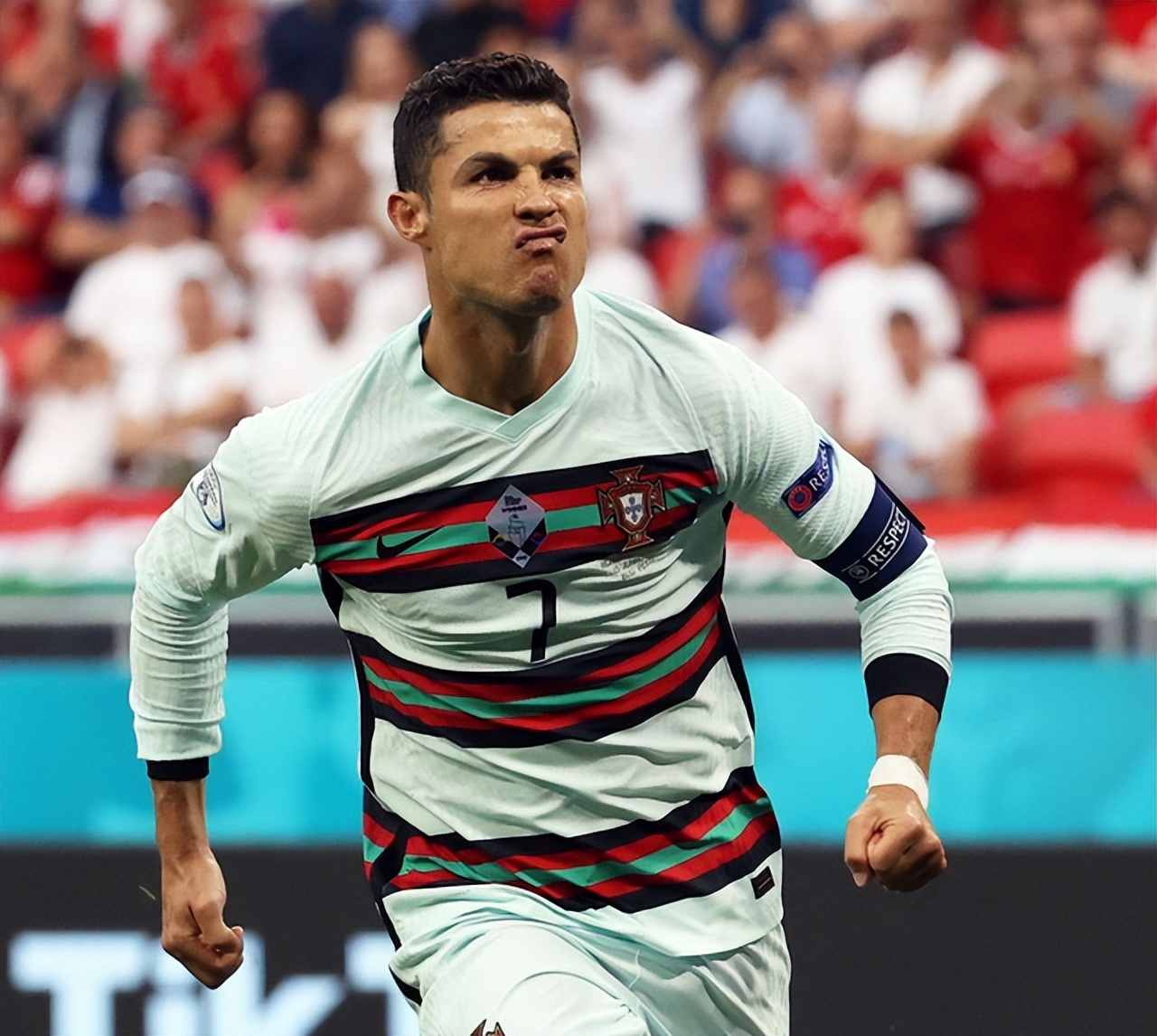 c罗最新的比赛结果14号,c罗世预赛2021对战卢森堡进几个球