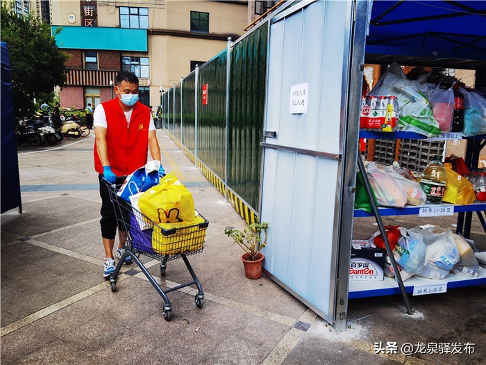 大件物品输送流水线,运送大量物资视频