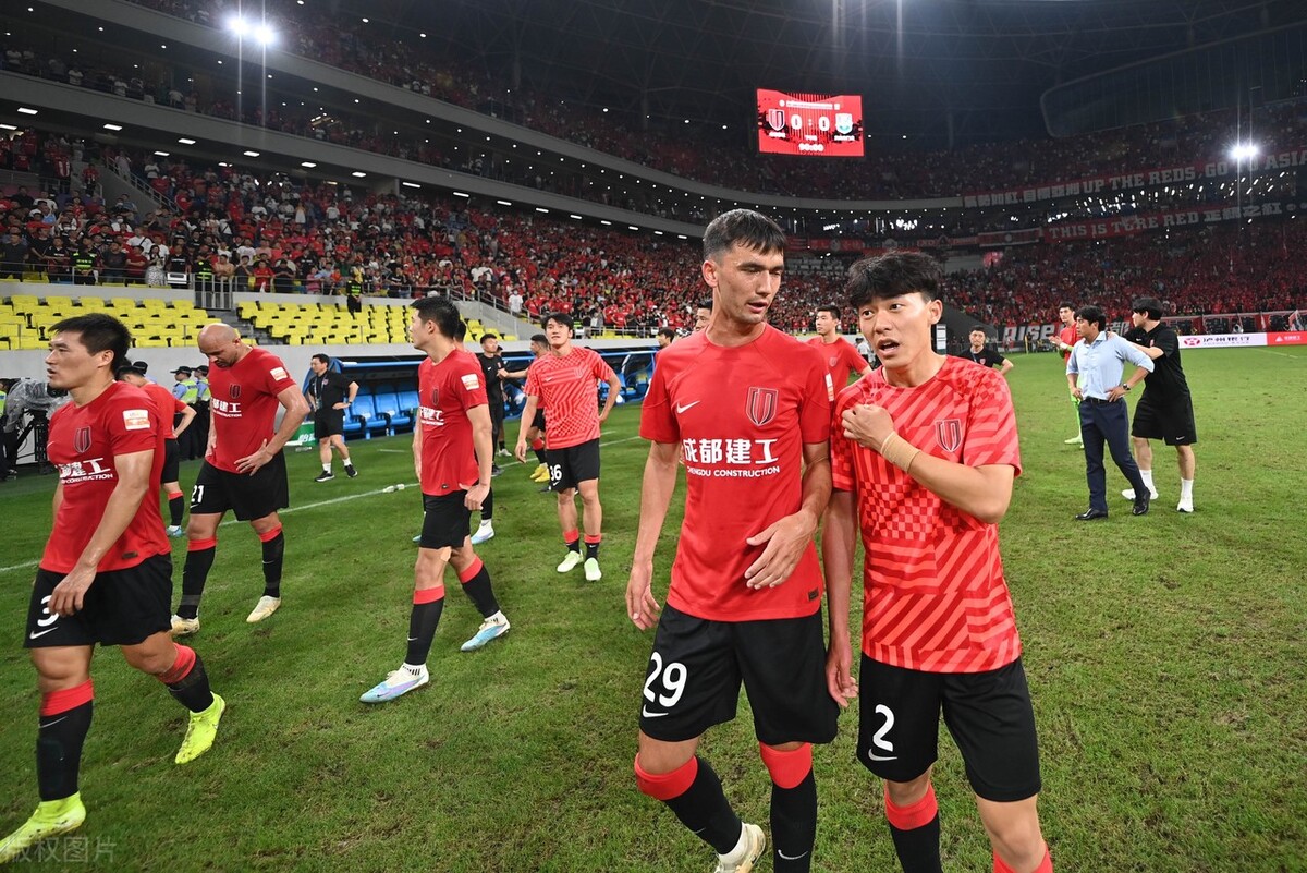 仿佛高考压轴大题：马宁做对了吗？蓉城庆祝流程走完进球却被吹掉