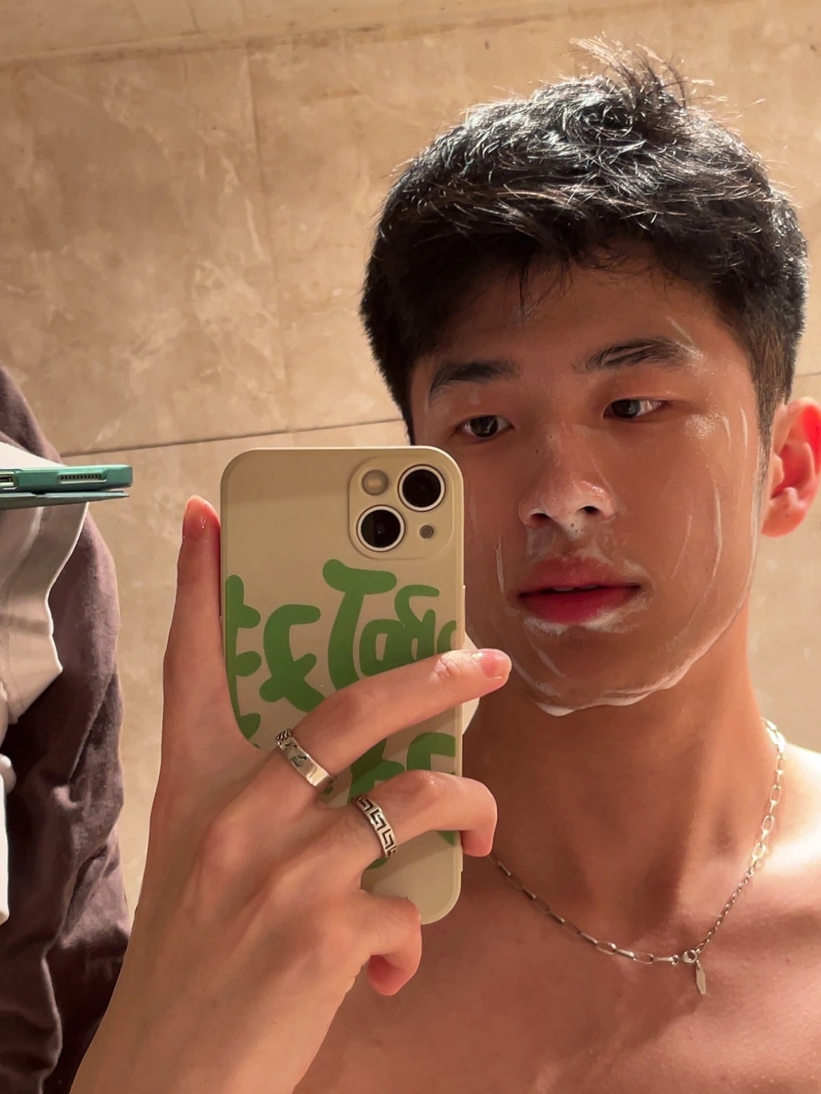 哪款洗面奶清洁效果好适合干皮,清洁洗面奶哪款好用又实惠