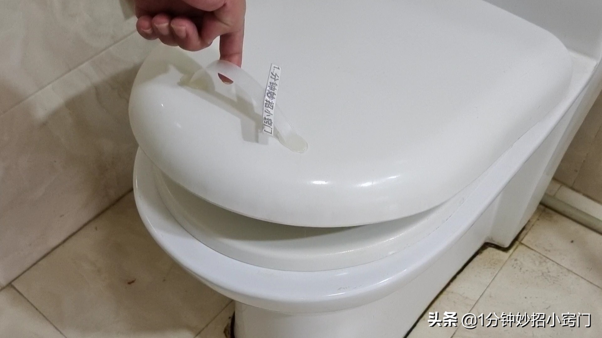 纸箱上的提手不要扔,纸箱用塑料把手