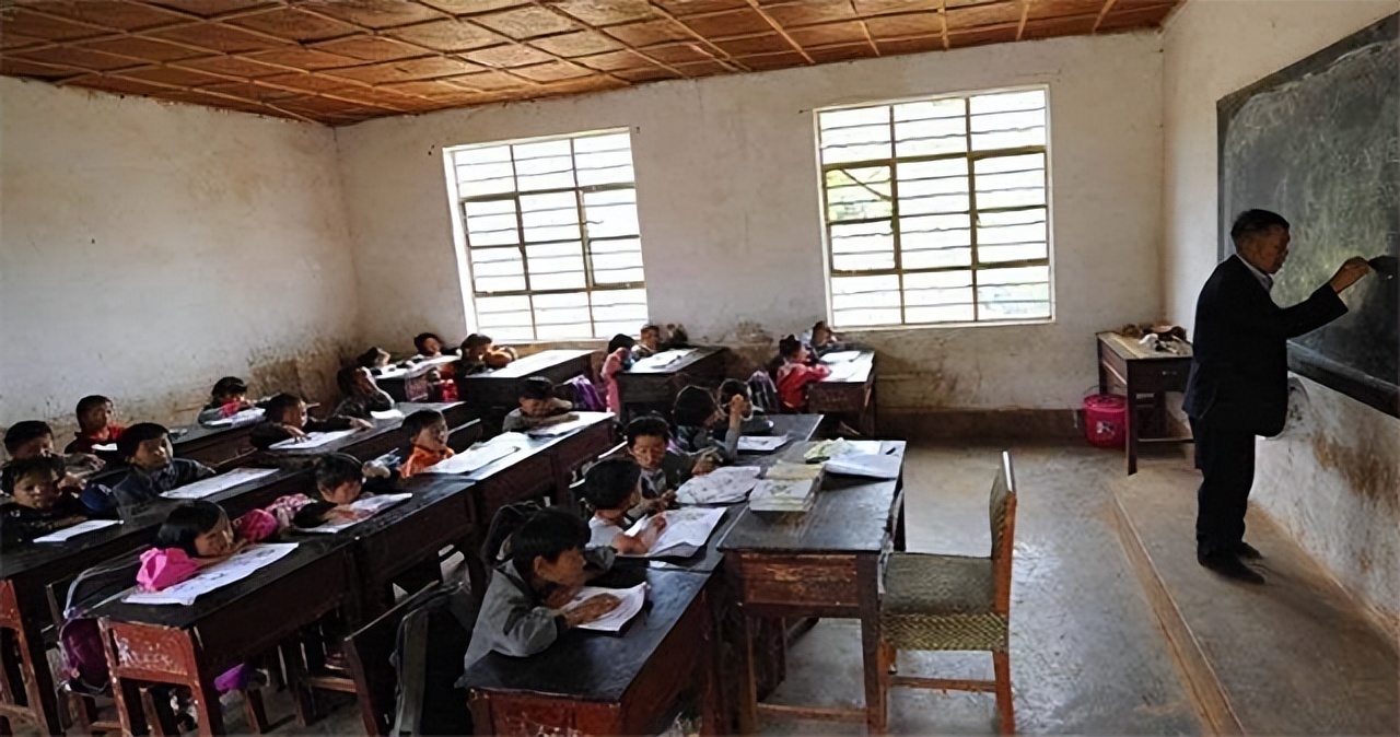 爬行妈妈董明英是什么村的,爬行妈妈董明英的日常生活