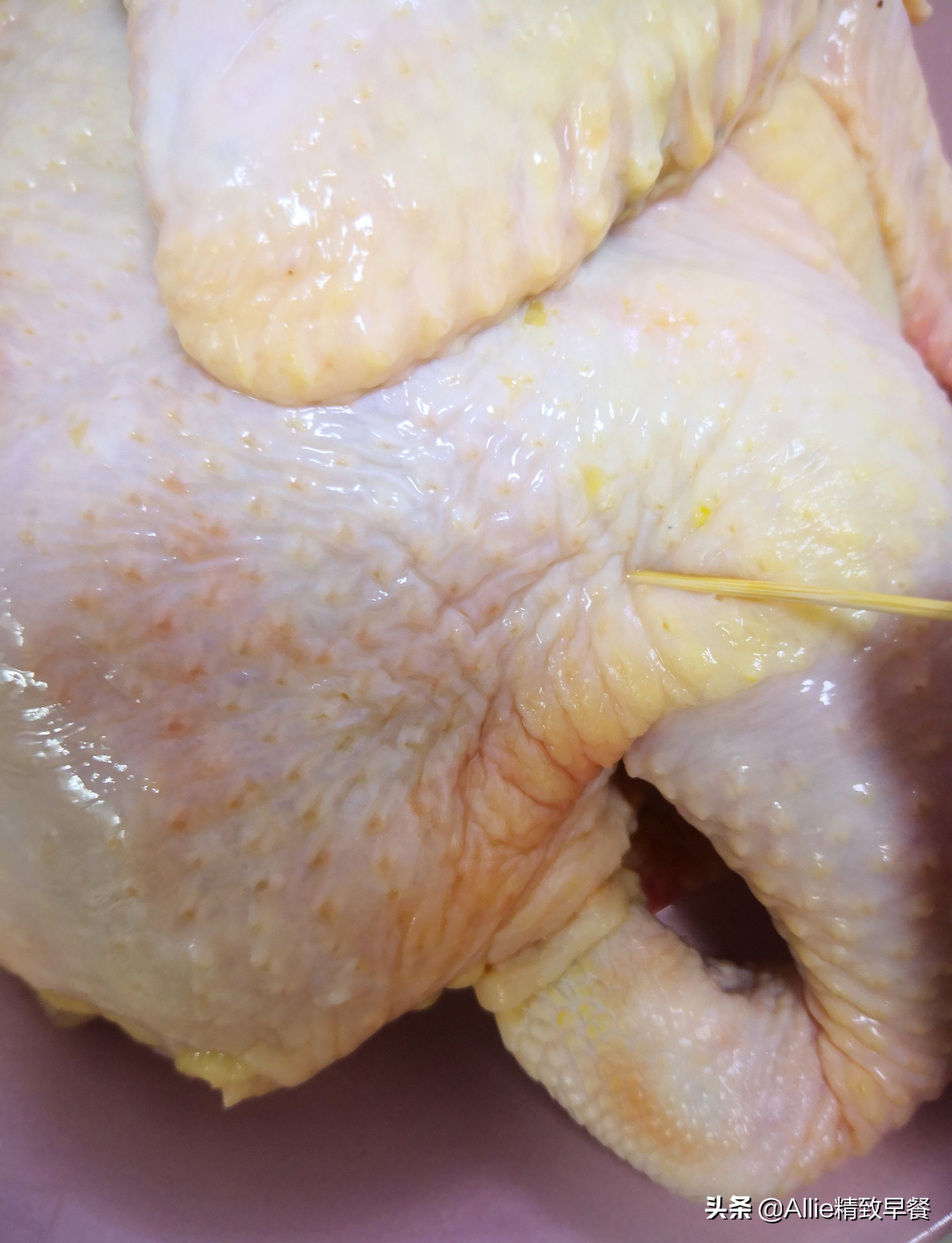 脆皮烤鸡做法烤箱教程,在家就能做的爆汁脆皮烤鸡