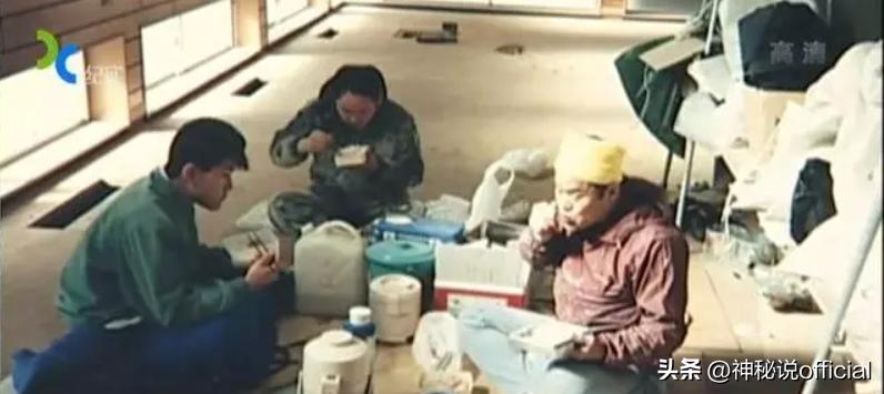 中国男子在日本打黑工15年，一天收入是上海10个月，把女儿送美国