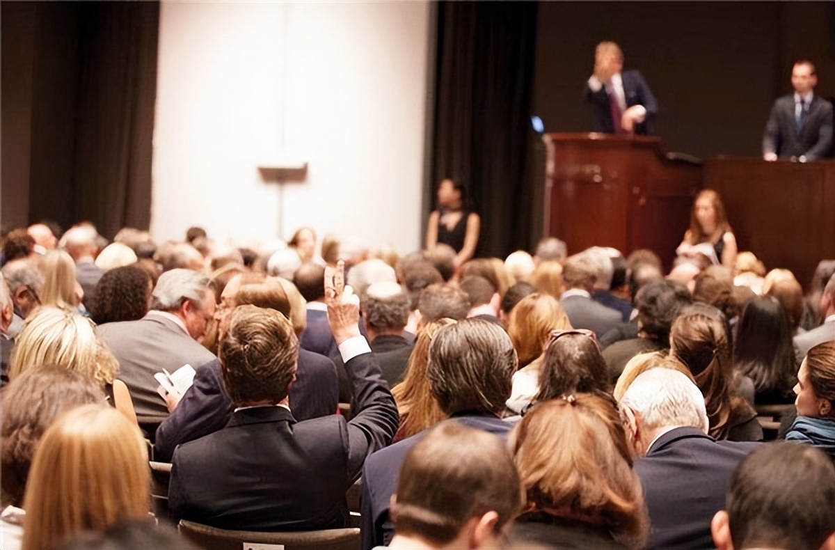 北京男子花9万买件破袈裟,2005年男子花9万买破袈裟