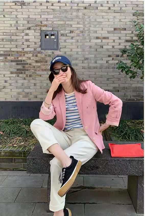 条纹衫的3种穿搭思路,一件经典条纹衫让你时髦整个秋天