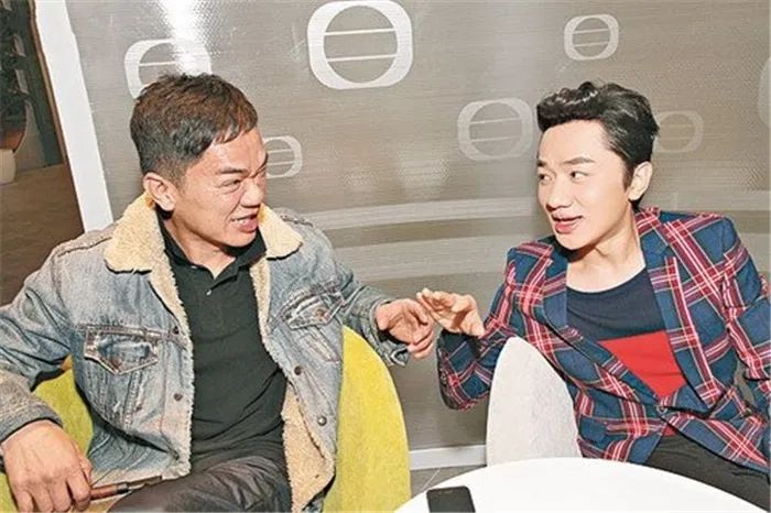 64岁的“傻标”黄光亮，在内地过起了退休生活，被传是王祖蓝老爸