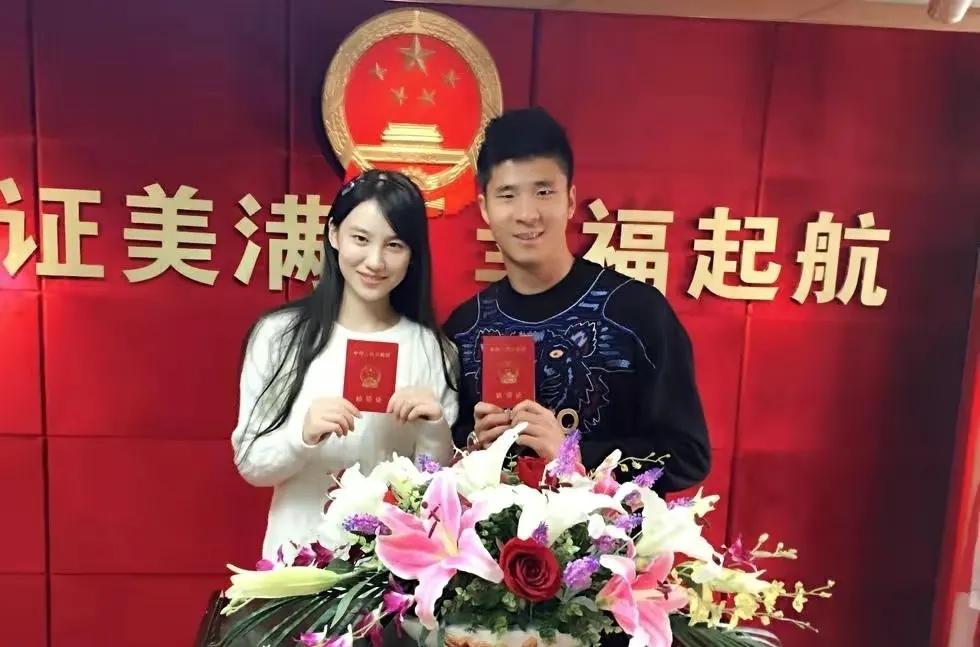 中国男足目前该批评还是鼓励,中国男足为什么被吐槽