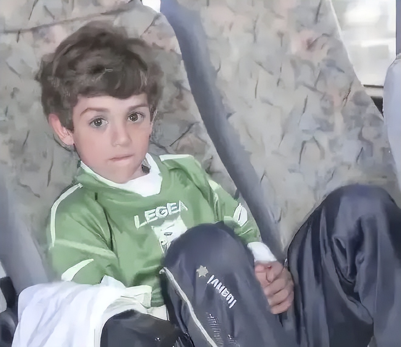 老将c罗重回曼联,c罗老替补