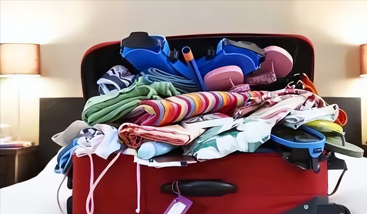 跟团两三天要带行李箱还是背包,跟团游玩背包要一直带着吗