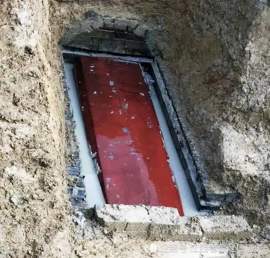 在棺材躺了10年,在棺材里面睡了100年